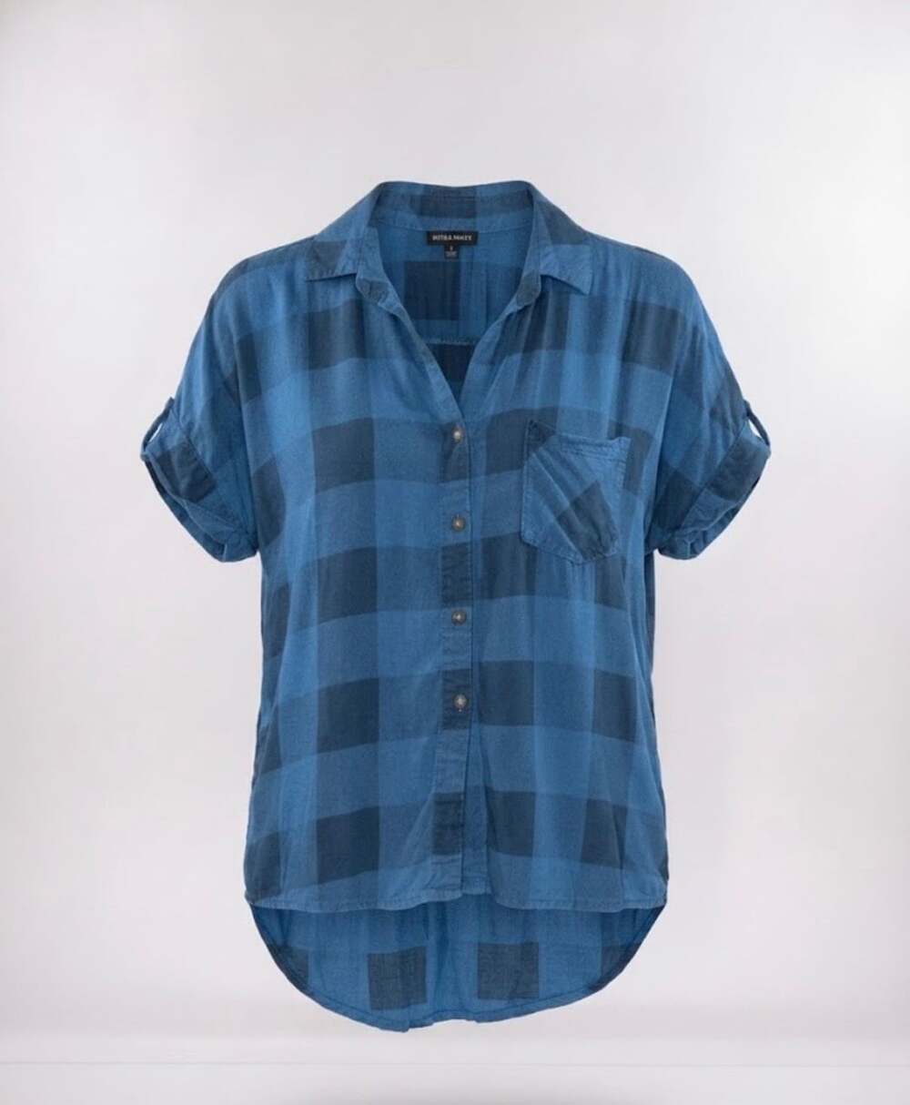 Style Envy Blue Plaid Short Sleeve Button Up Shirt Small